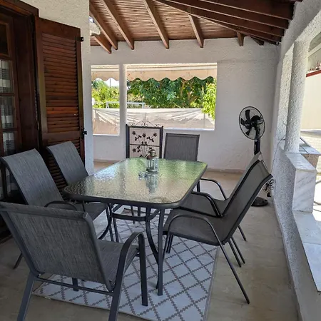 Case de vacanță Holidayhouse Kali Port Chalkidiki 200m To Nea Kallikrateia